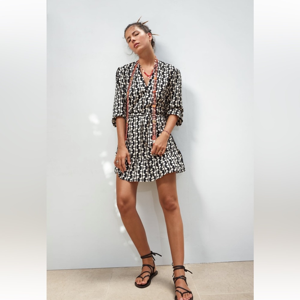 Zara Medium Black and White printed belted long sleeved dress